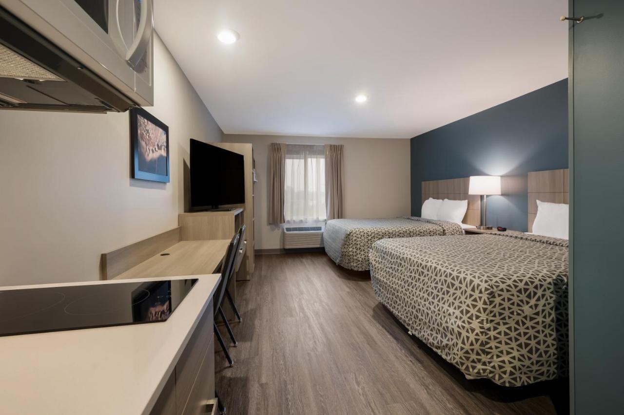 Woodspring Suites Dearborn Detroit Exterior photo