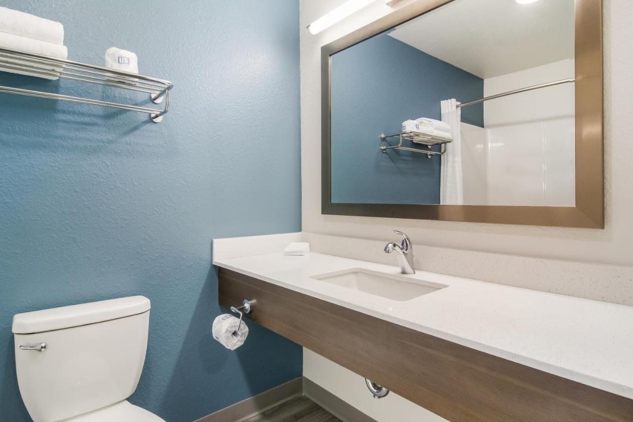Woodspring Suites Dearborn Detroit Exterior photo