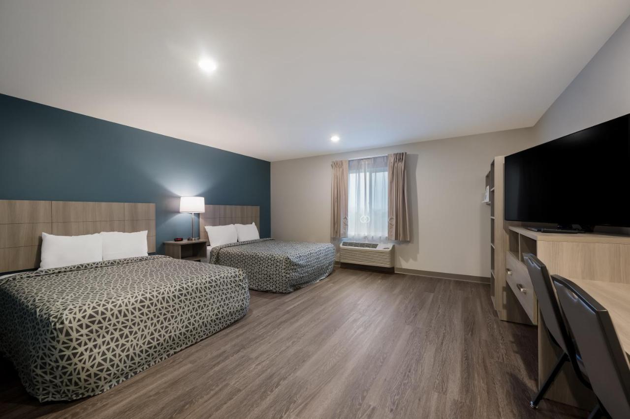 Woodspring Suites Dearborn Detroit Exterior photo