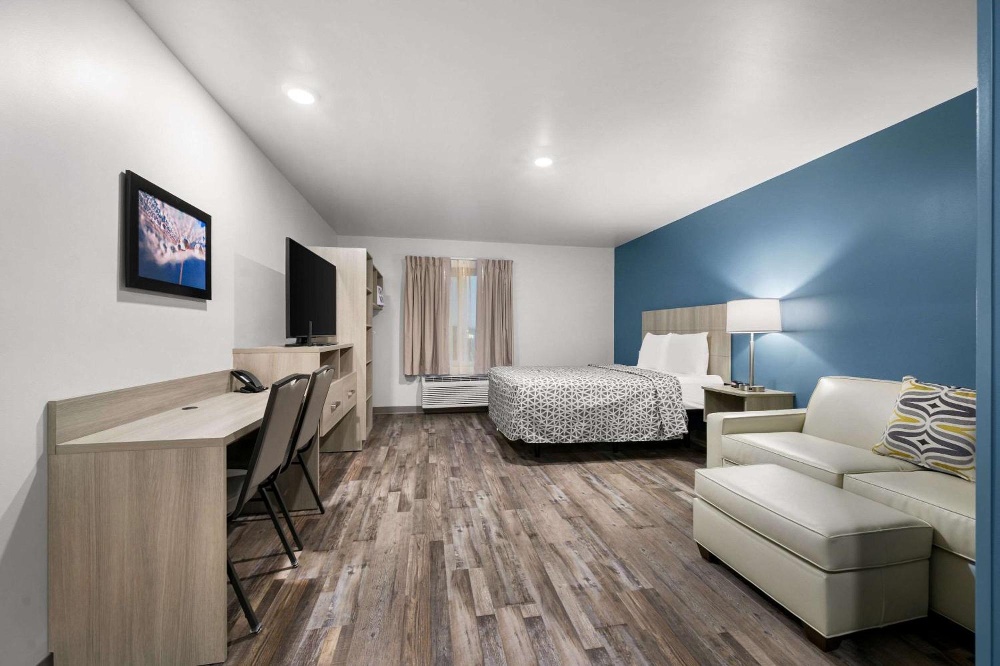 Woodspring Suites Dearborn Detroit Exterior photo