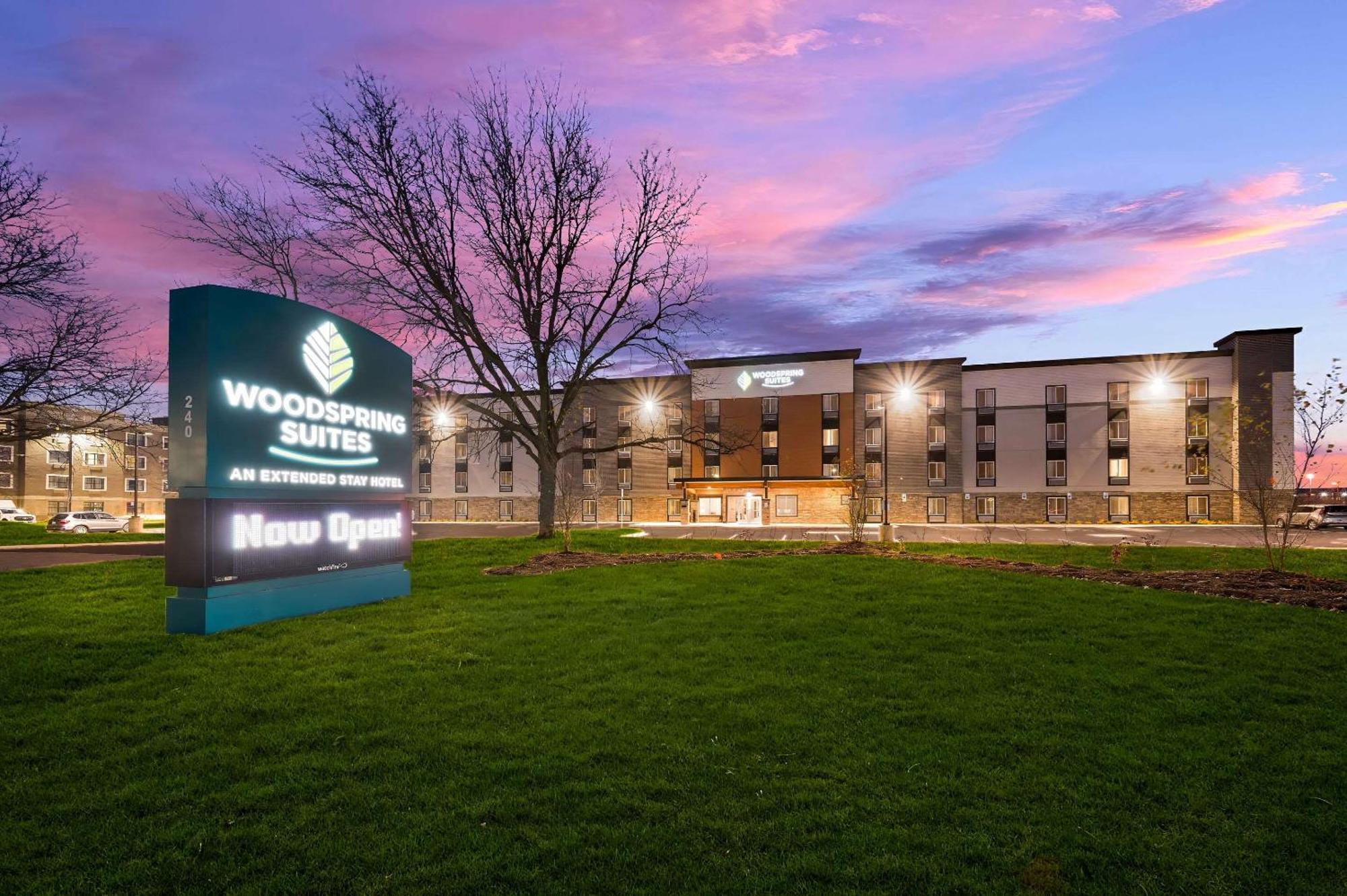 Woodspring Suites Dearborn Detroit Exterior photo