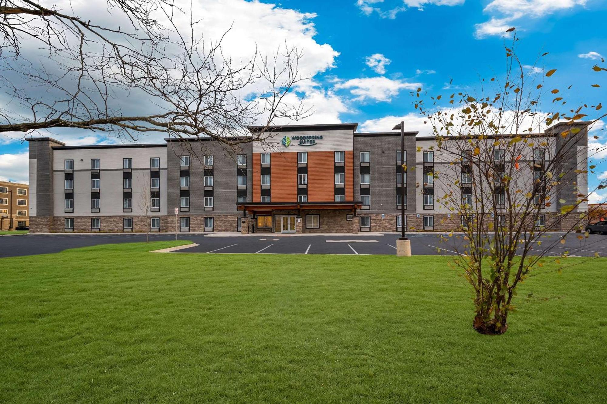 Woodspring Suites Dearborn Detroit Exterior photo